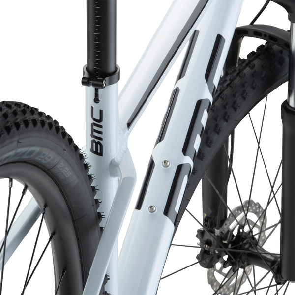 TWOSTROKE-01-TWO-wht-bru-bru-