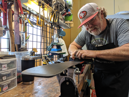SKI & SNOWBOARD SHOP SERVICES
