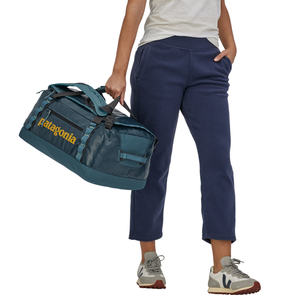 Black Hole Duffel 40L Sports Basement