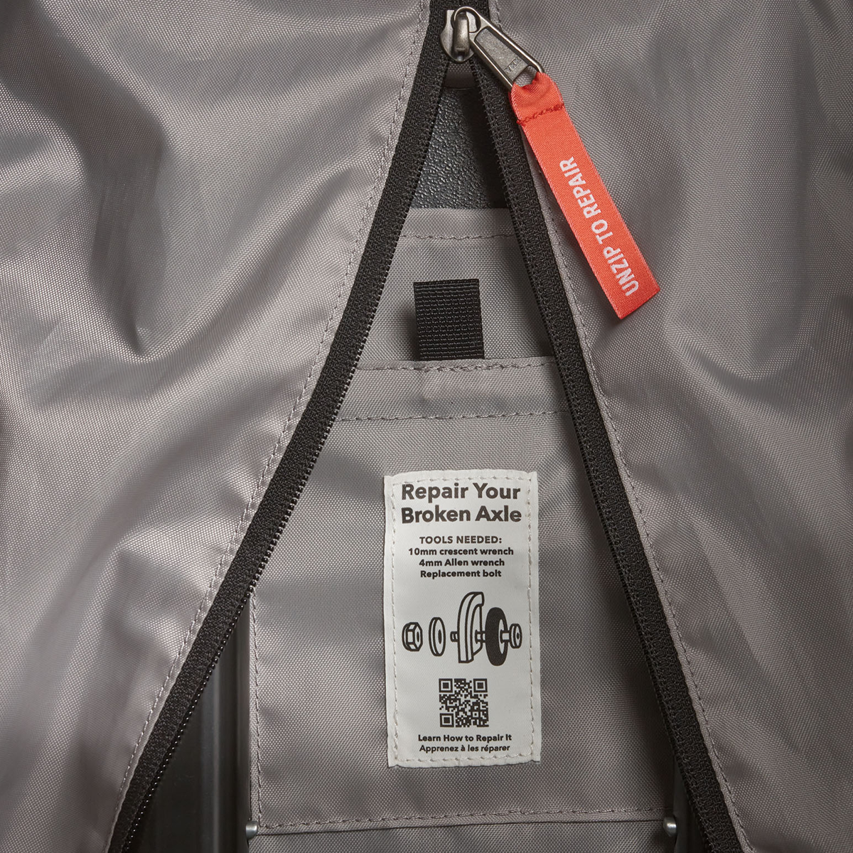 Black Hole Wheeled Duffle Bag 40L alternate view