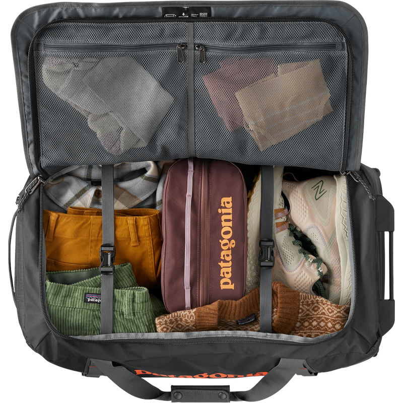 Black Hole Wheeled Duffle Bag 70L – Sports Basement