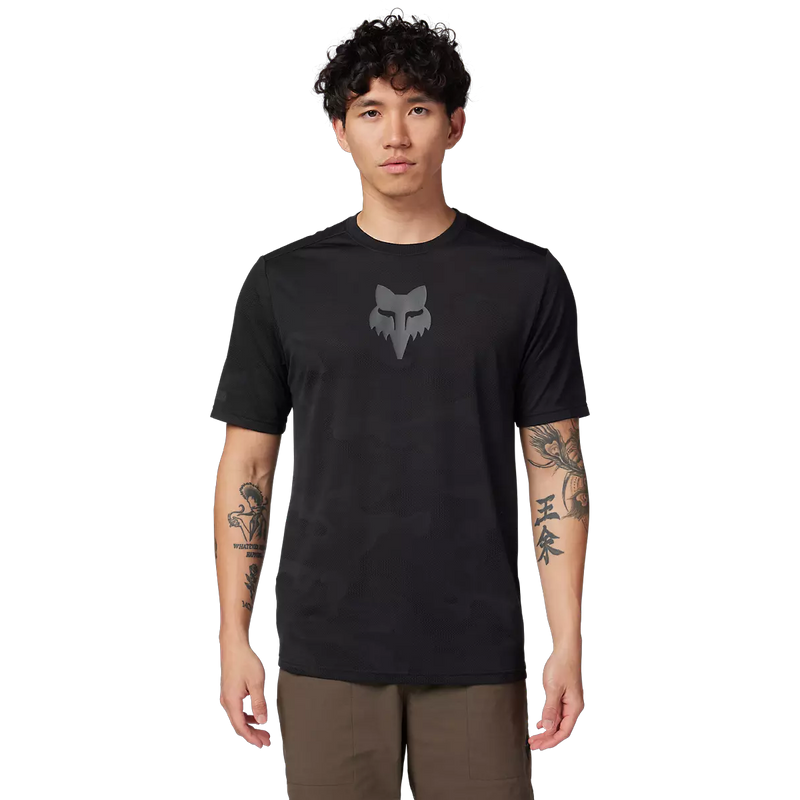 Men's Ranger TruDri Short Sleeve Jersey, Fox Head Ranger Tru Dri SS Jersey front on model