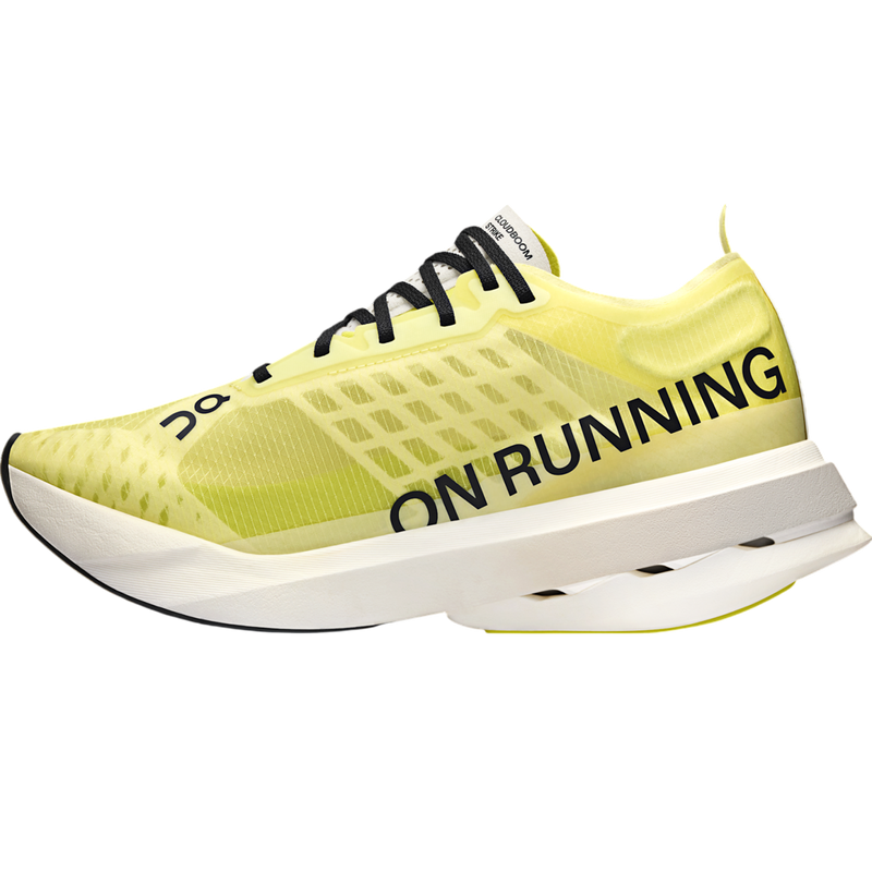 スパイク・シューズ Cloudboom Strike オンが贈る、最高峰のランニングシューズコレクション。レーシング