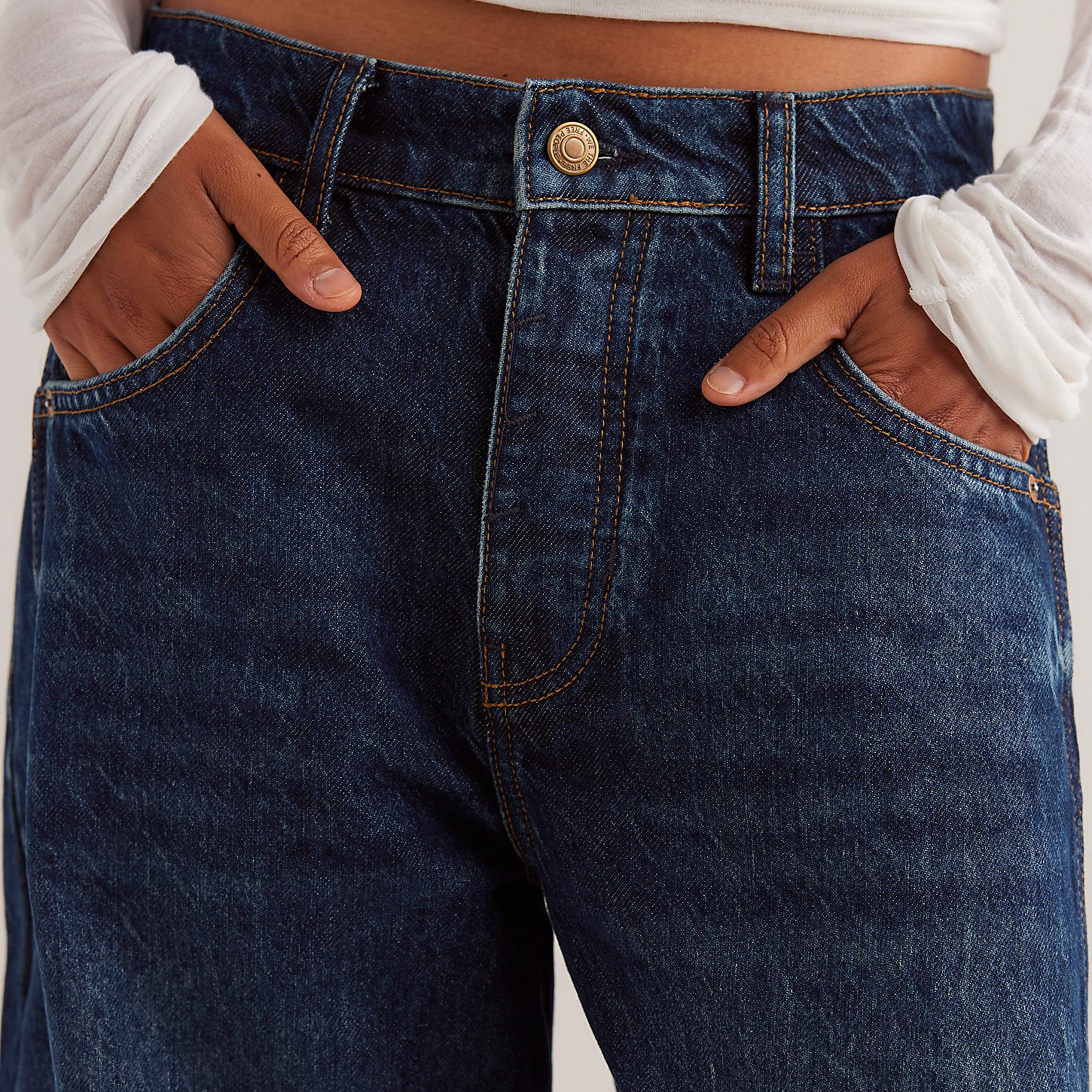 Women's Good Luck Mid Rise Barrel Jeans alternate view