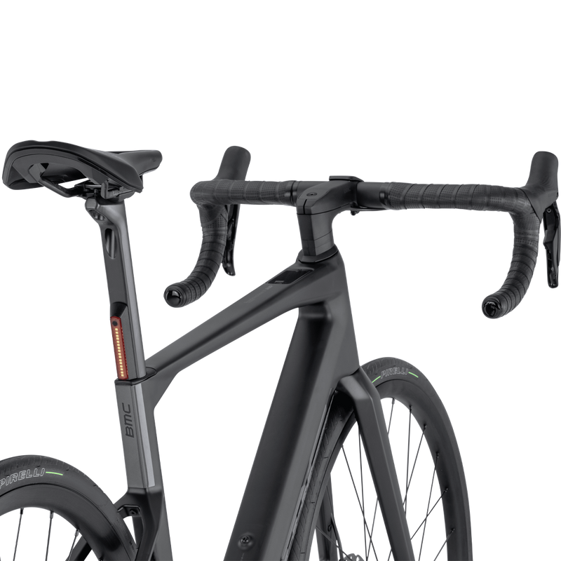 Roadmachine 01 AMP THREE, BMC Roadmachine 01 AMP THREE back of handlebars