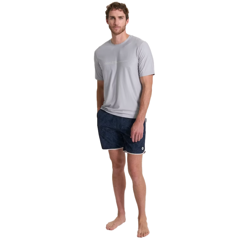 Men's Uluwatu 23 Water Tee, Vuori Men's Uluwatu 23 Water Tee HPT-Platinum Heather on model full length front