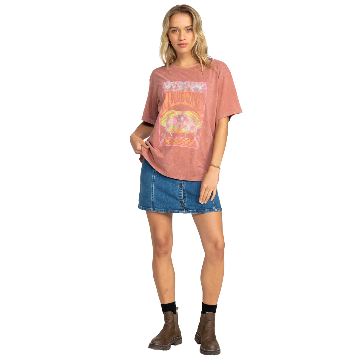 Women's Girl Need Love B Tee alternate view