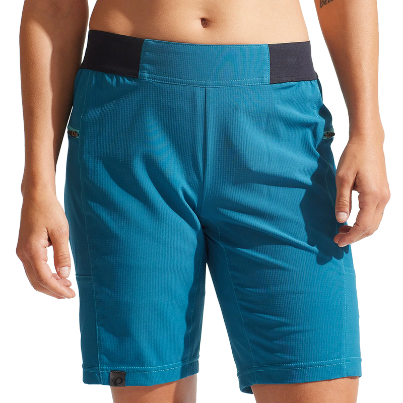 Women's Canyon Short w/Liner, Pearl Izumi Women's Canyon Short w/Liner on model.