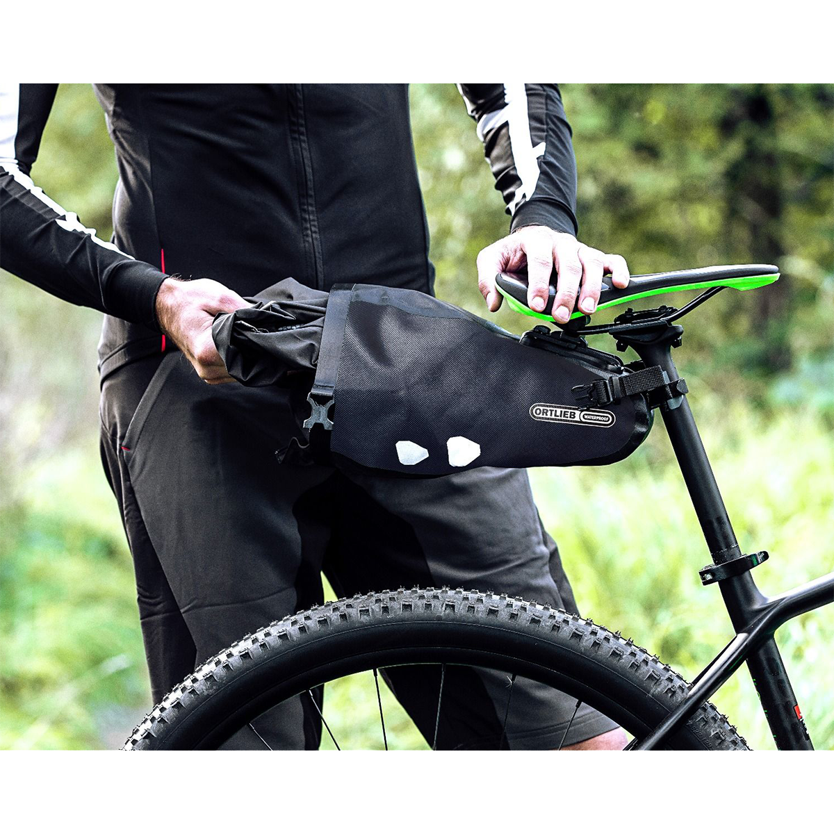 Saddle Bag Two 4.1L Black Sports Basement